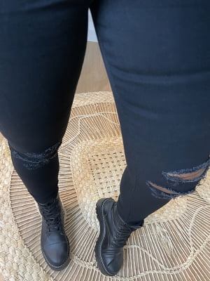 Calça Jeans Black Cintinho Rasgos 